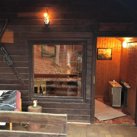 Апартаменты Explorer Hut Gottingen Harz *